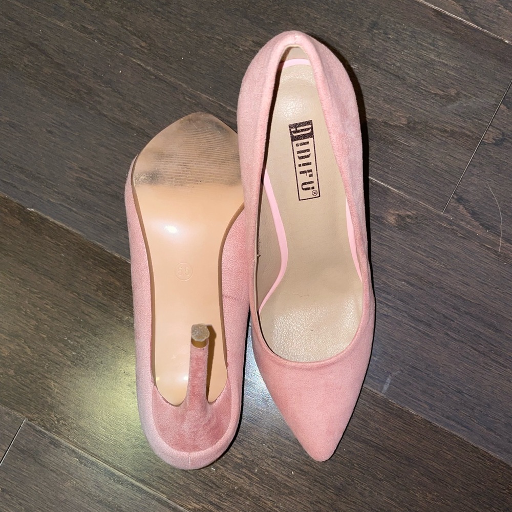 Pumps - Picture 2 of 3